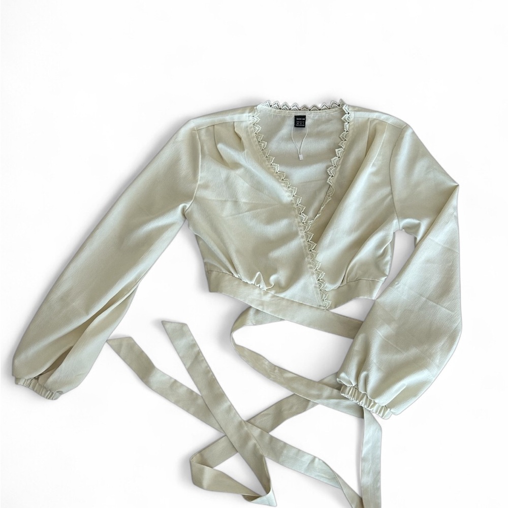 SHEIN Cream Wrap Top